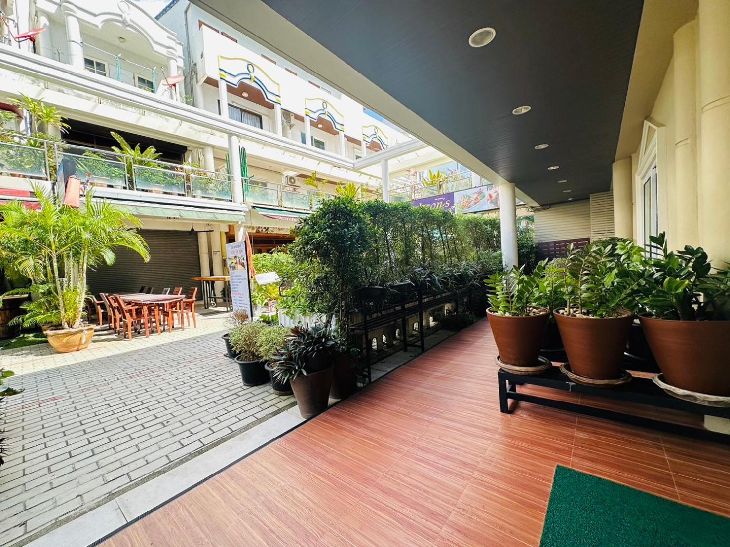 Sawasdee Apartment Patong Luaran gambar